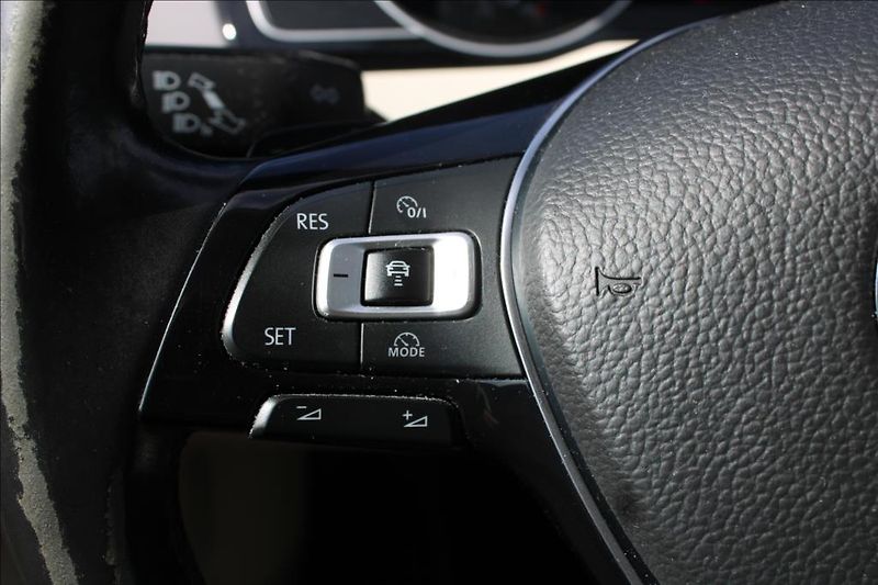 Volkswagen Passat 2,0 TDi  HIGHLINE, 4 x 4, DSG - fotka 23 z 38
