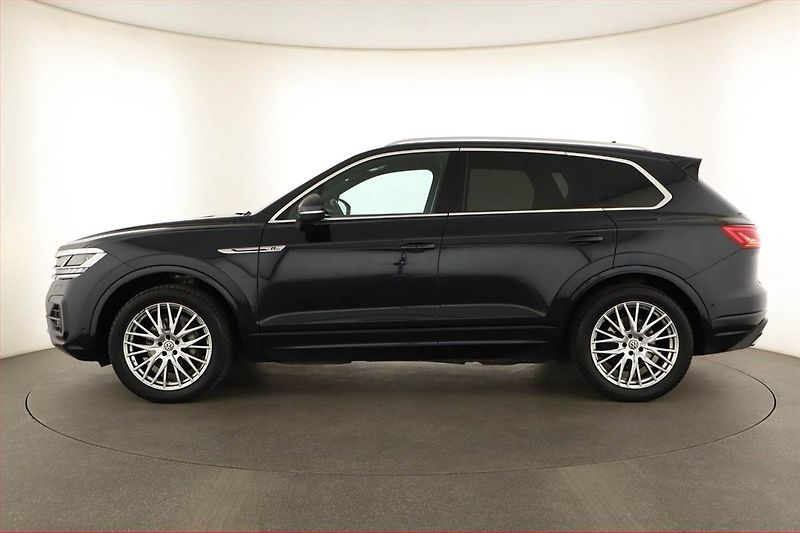 Volkswagen Touareg (2019) R-Line 3.0 TDI - fotka 3 z 29