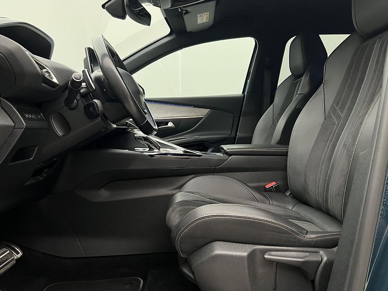 Peugeot 5008 GT 1.6 PURETECH AUT 7 MÍST - fotka 3 z 47