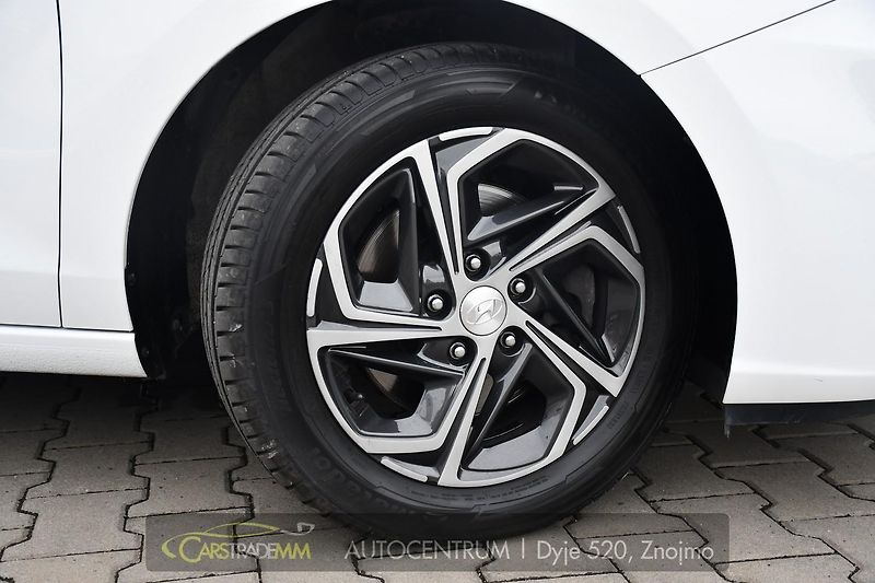 Hyundai i30 1.6CRDi SMART KAMERA CARPLAY - fotka 45 z 50