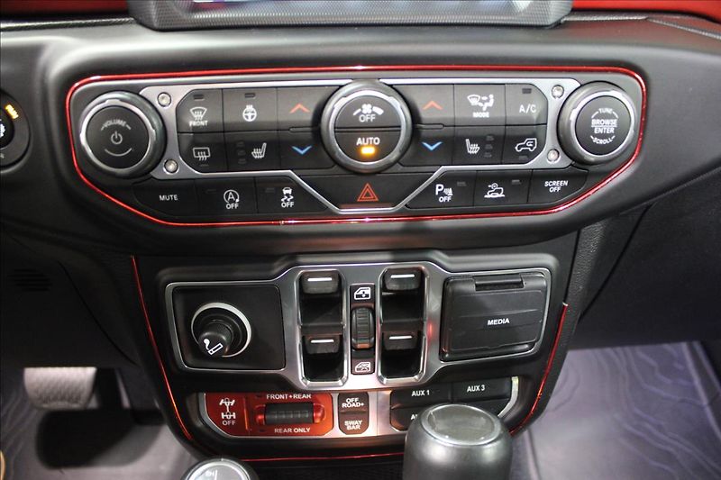 Jeep Wrangler 2,0 T Unlimited Rubicon CZ - fotka 21 z 30