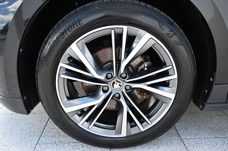 Škoda Enyaq iV electri 82kWh SoH 96,7 DPH  - fotka 43 z 44