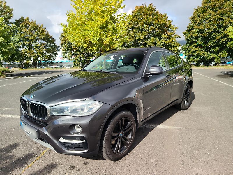 BMW X6 (2016) xDrive 30d, Head-up-display - fotka 5 z 12