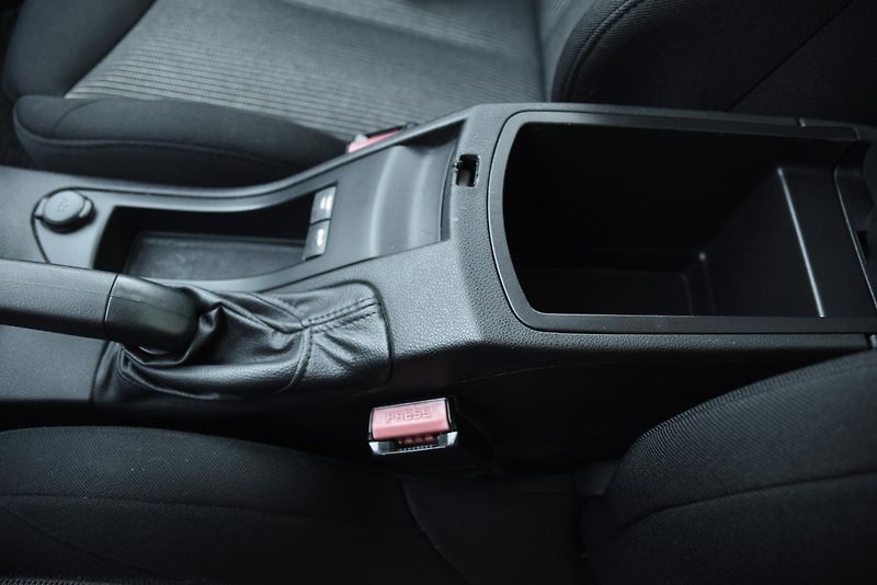 Peugeot 308 1.6 HDi 6st,NAV,KLIMA,TEMP,ALU - fotka 28 z 46