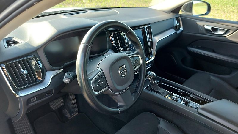Volvo V60 (2019) Volvo V60, nové rozvody i STK - fotka 6 z 9