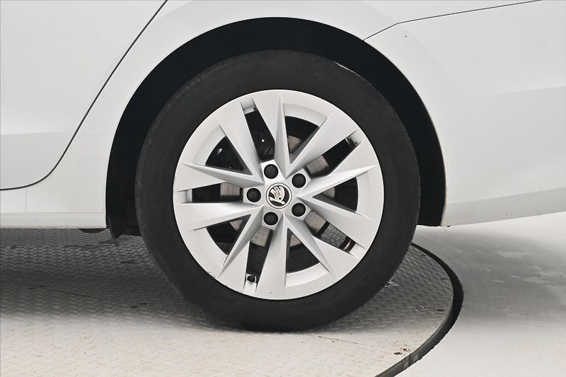 Škoda Octavia 2,0 TDI 110 kW DSG Style Záruk - fotka 33 z 33