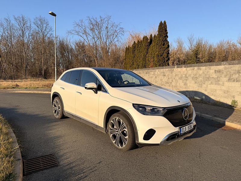 Mercedes-Benz EQE (2023) 500 4MATIC - fotka 7 z 15