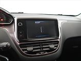 Peugeot 2008 (2014) 1.2 PureTech, Tempomat - náhled 14