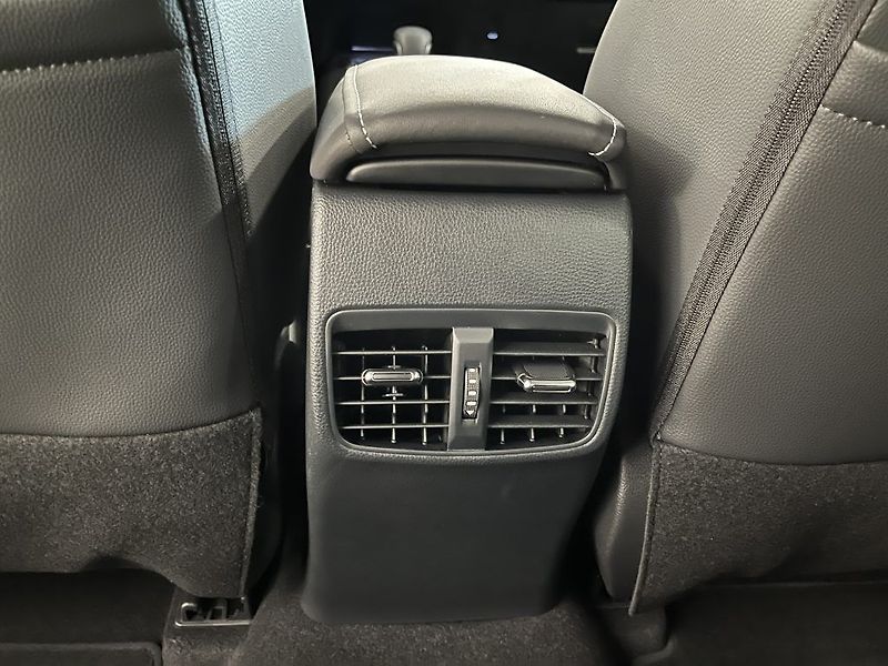 Toyota Corolla TS 2.0 Hybrid GR SPORT - fotka 8 z 28