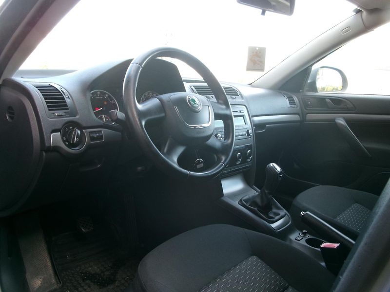 Škoda Octavia (2012) 1,2 TSI KLIMA  - fotka 21 z 25