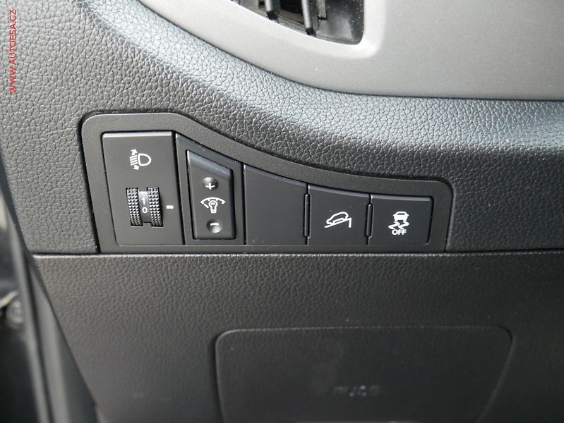 Kia Sportage (2014) 1.6i, ČR, autoAC - fotka 19 z 21