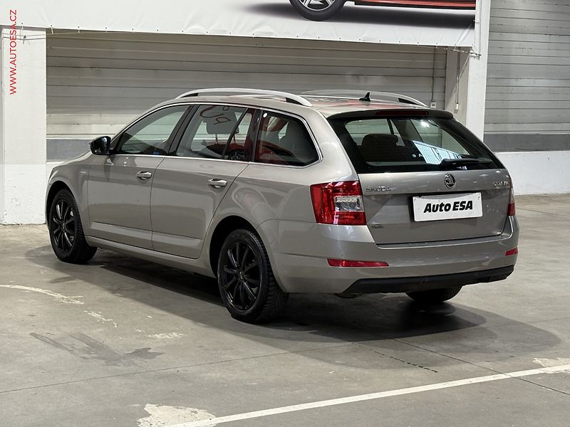 Škoda Octavia (2016) 2.0 TDi, ČR, L&K, DSG, +ALU - fotka 6 z 26