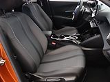 Peugeot 2008 (2021) 1.2 PureTech, Automat - náhled 7
