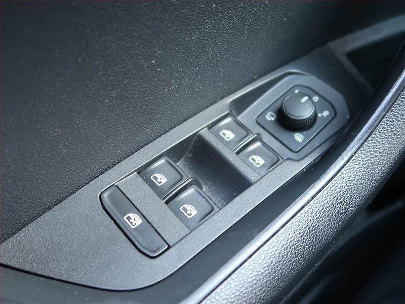 Škoda Karoq (2019) Style 1.0 TSI, Navi, Tempomat - fotka 16 z 17