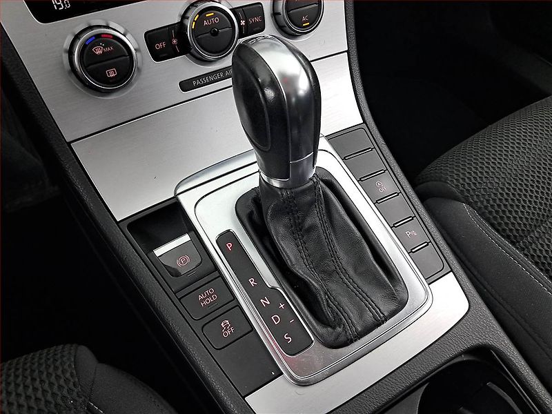 Volkswagen CC (2012) Comfortline 2.0 TDI, Automat - fotka 13 z 20