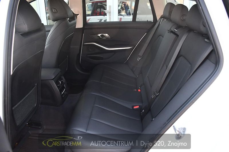 BMW Řada 3 320D xDrive 2xALU 1M ČR - fotka 13 z 54