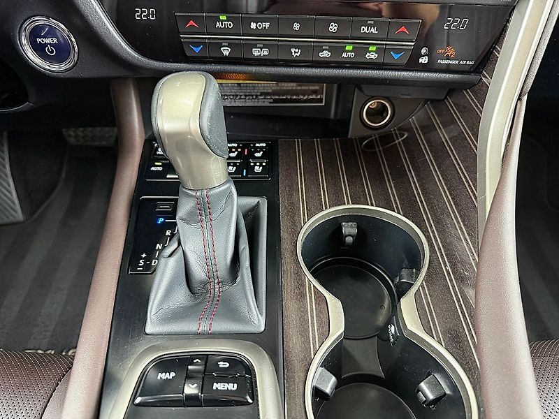 Lexus RX 450h h e-CVT AWD LUXURY, ACC, EL. Š - fotka 26 z 34
