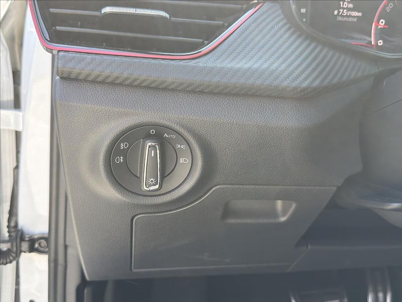 Škoda Kamiq 1,5 TSI 110 kW DSG Monte Carlo - fotka 27 z 36