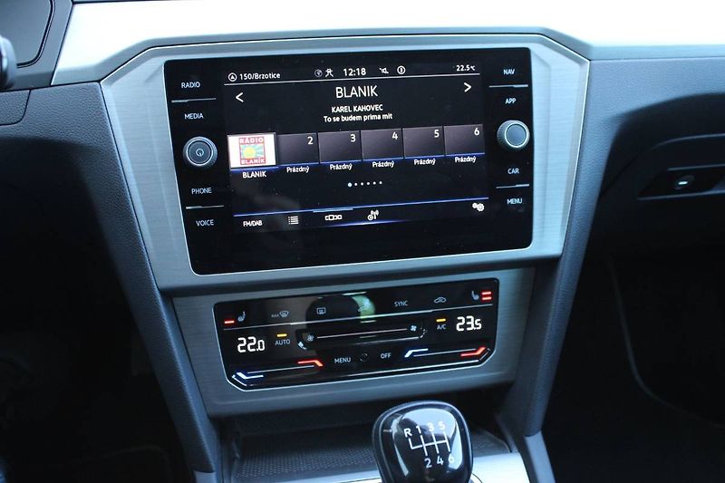 Volkswagen Passat (2022) 2.0 TDI 110kW manuál tažné - fotka 24 z 35
