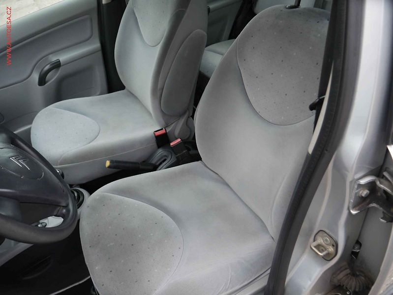 Citroën C3 (2002) 1.6i, Klima - fotka 9 z 14