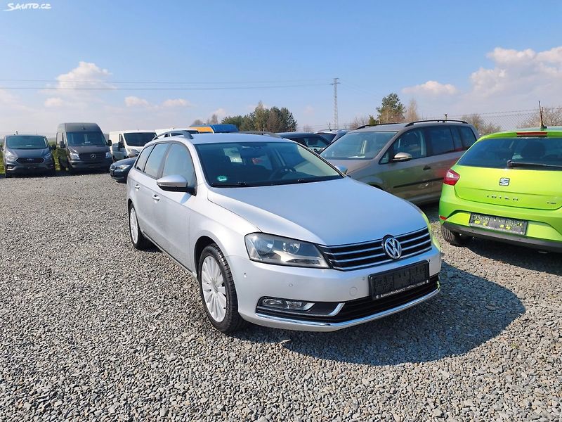 Volkswagen Passat (2011) - fotka 8 z 31