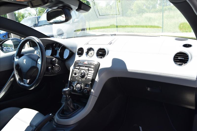 Peugeot RCZ 1,6 i 115KW NOVÁ STK ALU KLIMA - fotka 17 z 48
