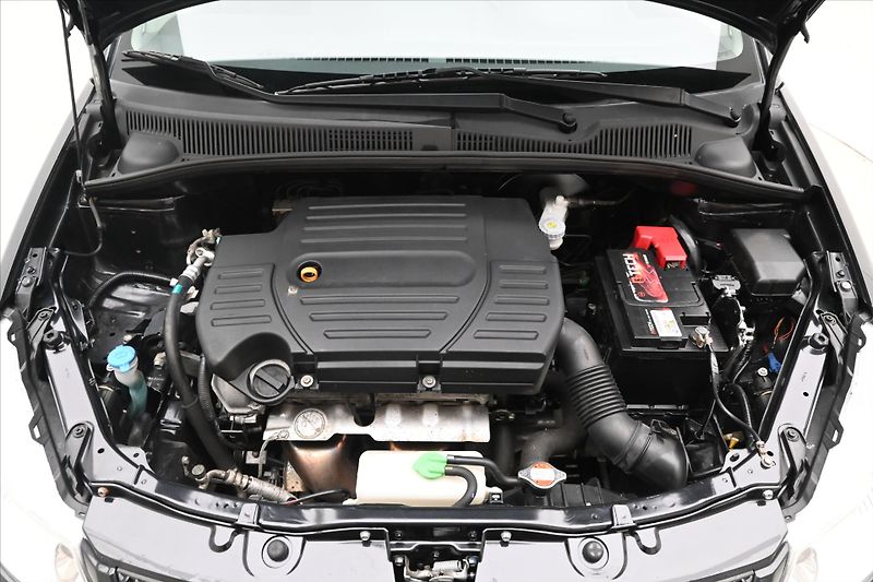 Suzuki SX4 1,6 88kW 4x4 Tažné Nová STK - fotka 9 z 29