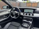 Mercedes-Benz Třídy E (2022) E 300de 4MATIC AMG Hybrid Tažn - náhled 17