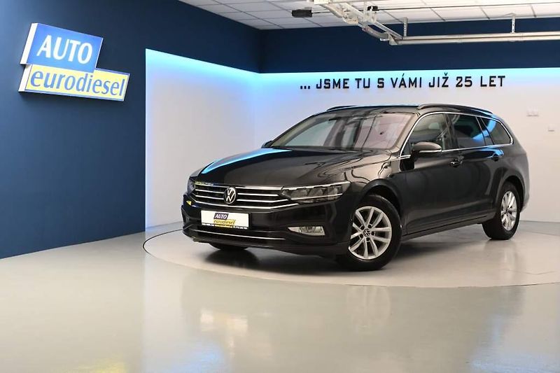Volkswagen Passat (2023) 2.0 LED DSG ACC Kamera Tažné M - fotka 2 z 32