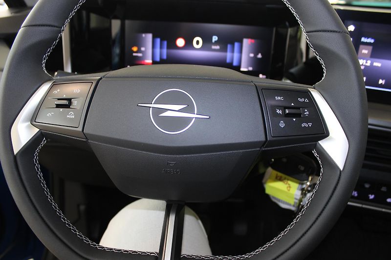 Opel Frontera (2026) GS Hybrid 1.2 TURBO 107kW - fotka 6 z 17