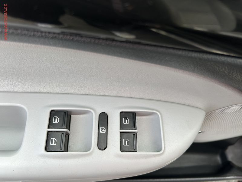 Škoda Octavia (2012) 2.0 TDi, ČR, L&K, servis - fotka 11 z 18