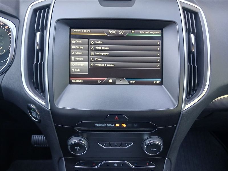Ford S-MAX 2,0 Titanium 110 kW PowerShift - fotka 23 z 39