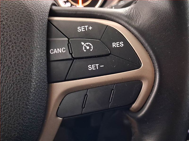 Jeep Cherokee (2016) 2.0 MultiJet, Navi, Tempomat - fotka 17 z 19