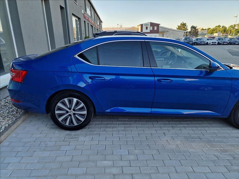 Škoda Superb 2.0TDI DSG Style,ČR,1.Majitel - fotka 42 z 50