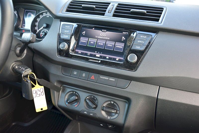 Škoda Fabia (2022) 1.0 TSI 70 kW Ambition PLUS - fotka 16 z 24