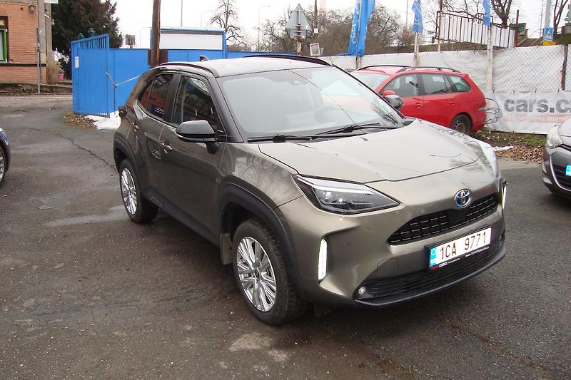 Toyota Yaris Cross (2024) 1.5 Hybrid,ČR,1.Maj.Exetucive - fotka 9 z 83