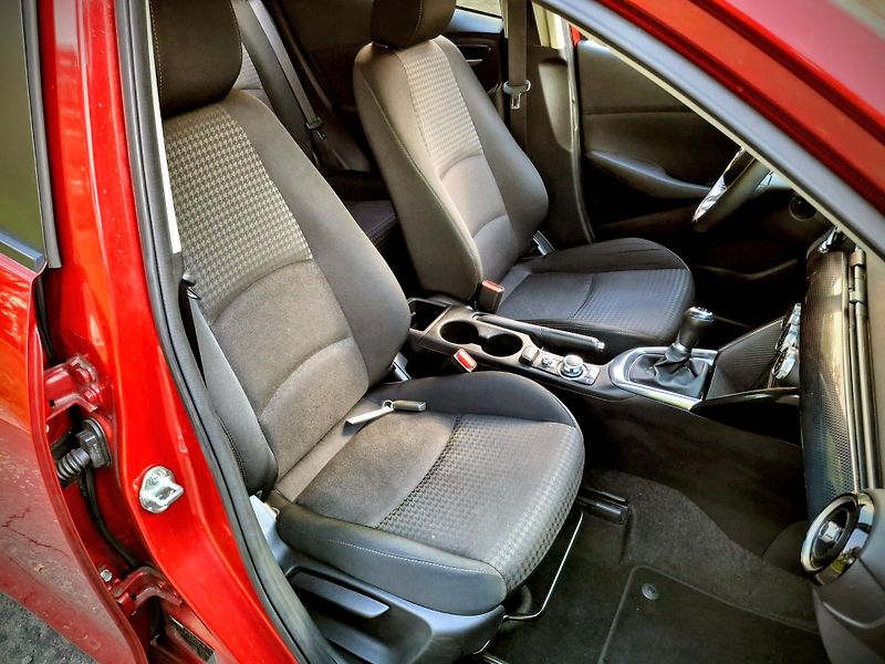 Mazda 2 1.5 benzin Rezervace - fotka 16 z 31