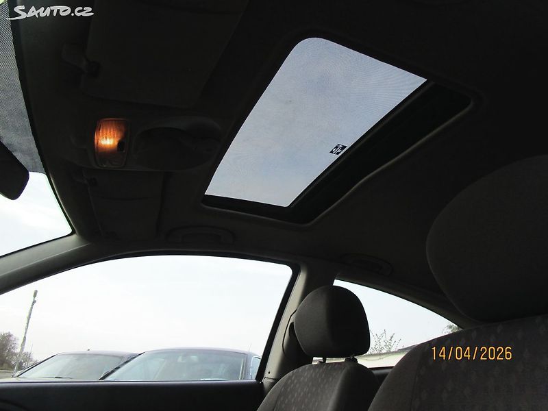 Ford Focus 1,8TDDI-66KW-NOVÝ OLEJ+BATERIE - fotka 9 z 17