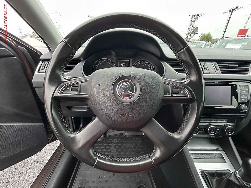 Škoda Octavia (2013) 1.4 TSI, autoAC - fotka 12 z 18