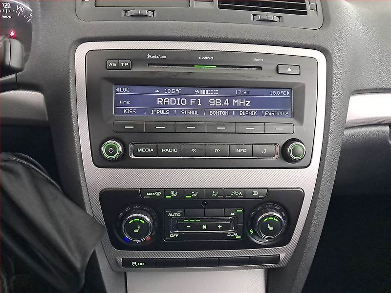 Škoda Octavia (2011) 1.6 TDI, po STK, Tažné - fotka 12 z 19