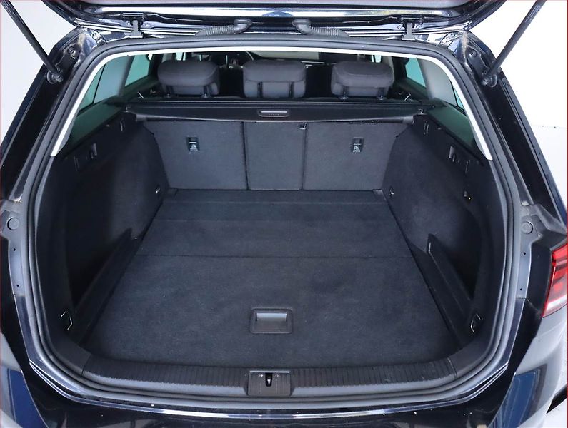 Volkswagen Passat (2022) Business 2.0 TDI - fotka 14 z 24
