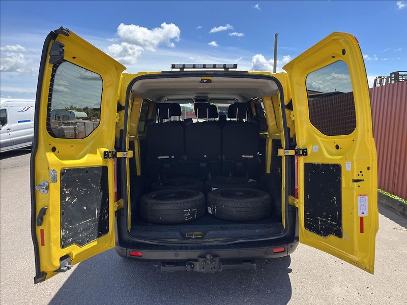 Ford Transit Custom 2,0 TDCi 6.MÍST KLIMA TZ -DPH - fotka 31 z 44
