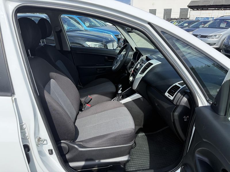 Kia Venga 1.4i KLIMA - fotka 10 z 13