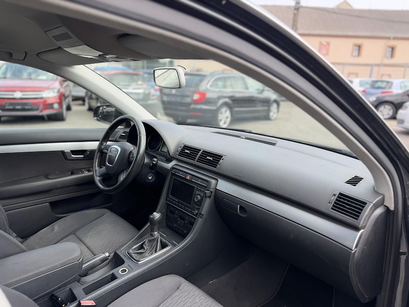 Audi A4 2.0 TDi, 103kw - fotka 9 z 10
