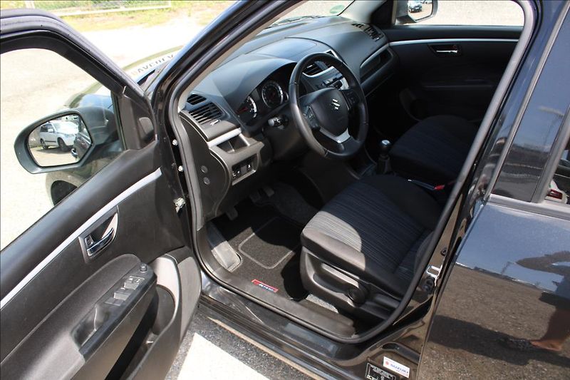 Suzuki Swift 1,2 i  4 x 4, SERVISKA - fotka 25 z 31