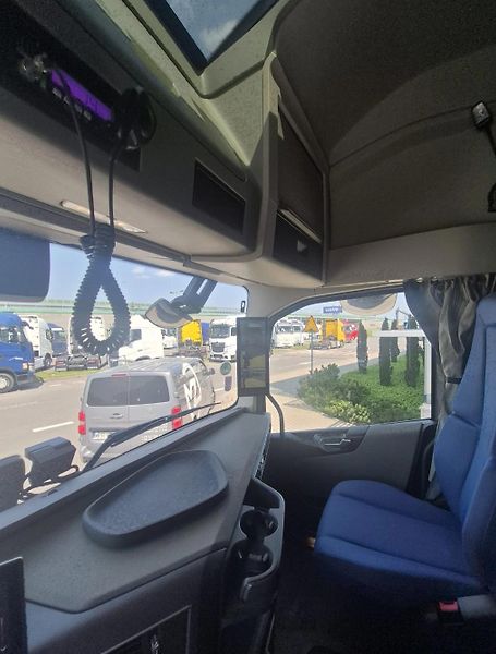 Volvo FH (2025) 460 AERO XLOW lowdeck EURO 6 - fotka 10 z 13
