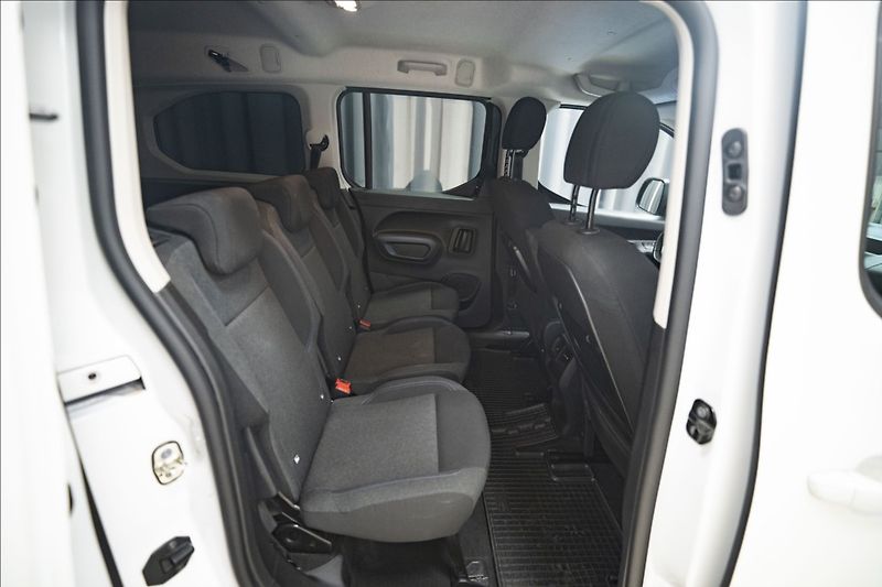 Peugeot Rifter 1,5 BlueHDi KAMERA 7 MÍST ČR - fotka 11 z 37