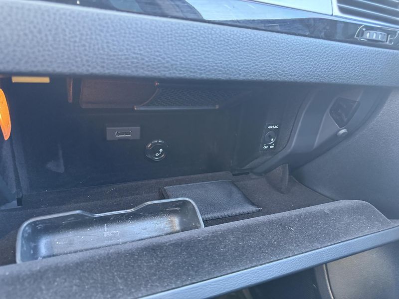Volkswagen Touareg (2011) 3.0TDI R line 180kW - fotka 22 z 25