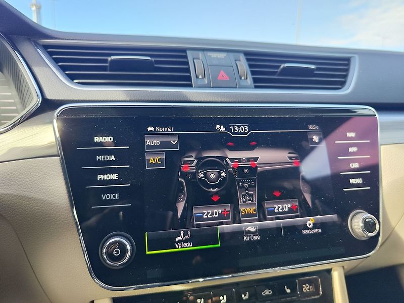 Škoda Superb 2.0 TDI/147kW Style DSG 4x4 - fotka 21 z 34