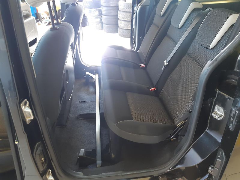 Renault Kangoo 1.5 DCI GRAND 7 MÍST - fotka 14 z 18